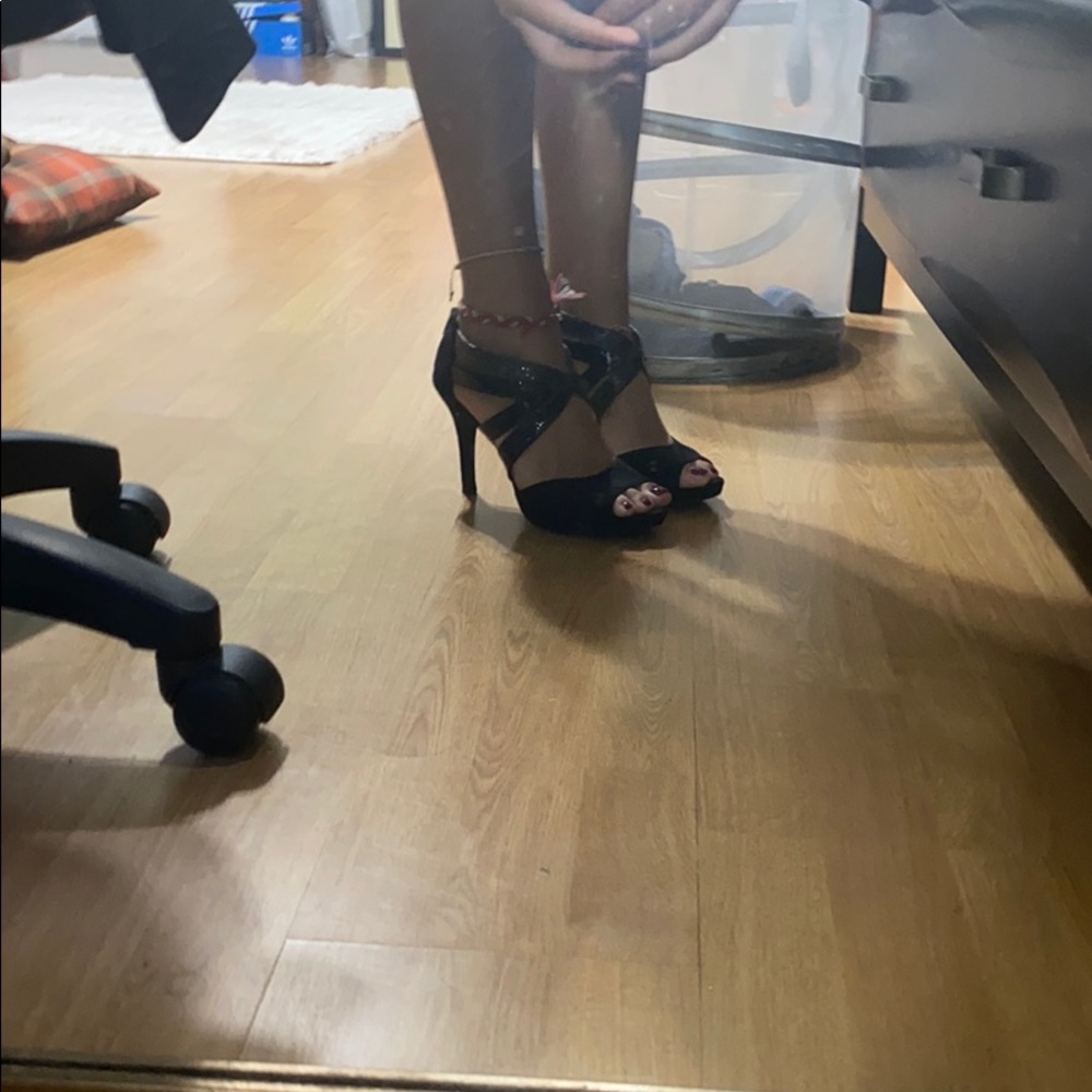 Moda Heels - image 5